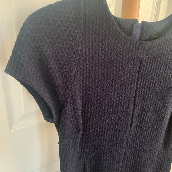 Banana Republic Textured Work Dress, Size 4, Navy. - Picture 4 of 4